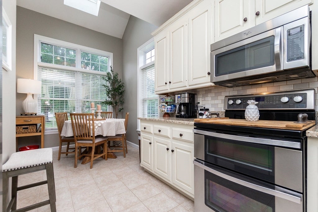 4 Kingson Ln 1