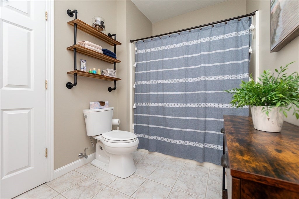 4 Kingson Ln #1, Medway, MA, 4 Kingson Ln #1, Medway, MA Photo #17