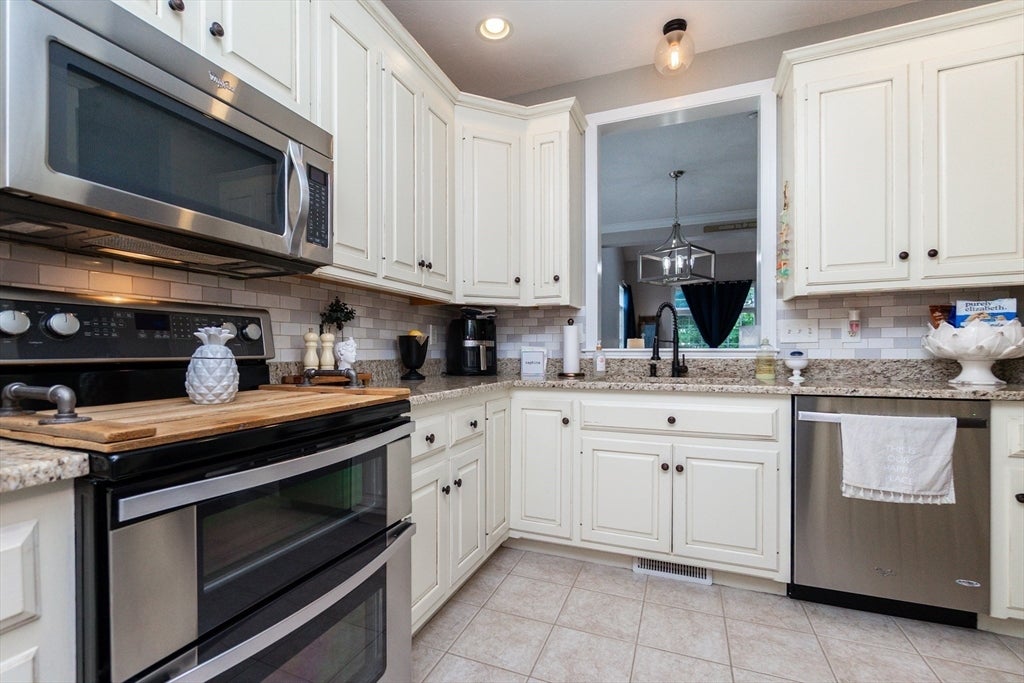 4 Kingson Ln 1