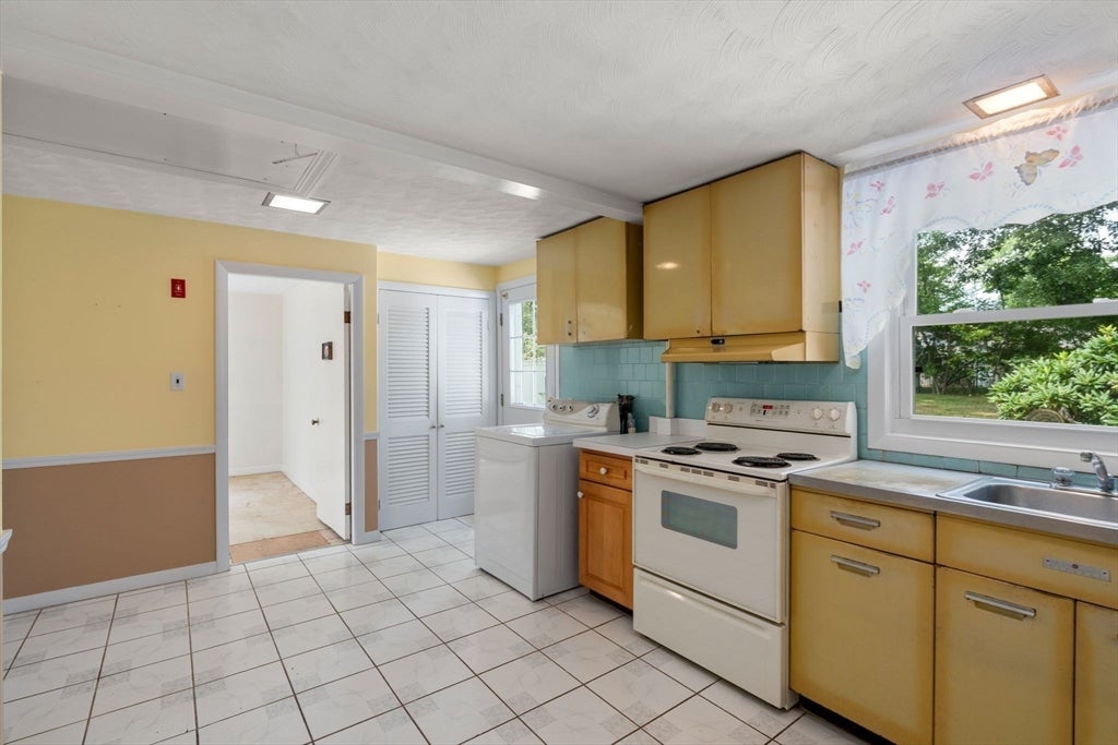 21 Greenleaf Road, Natick, MA, 21 Greenleaf Road, Natick, MA Photo #10