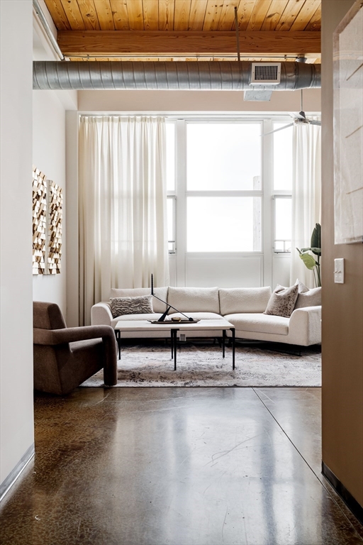 120 Holmes St 304