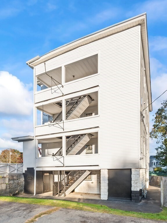 64 West Street