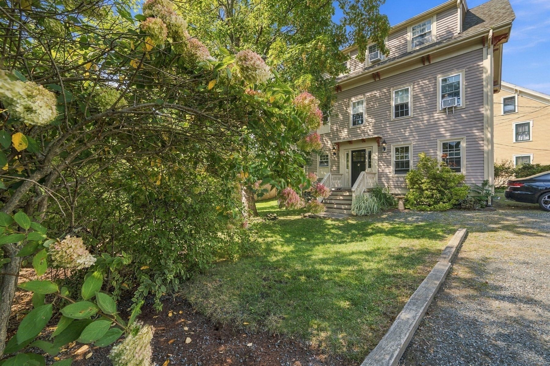 Photo of 43 Hawkes St, Marblehead, MA