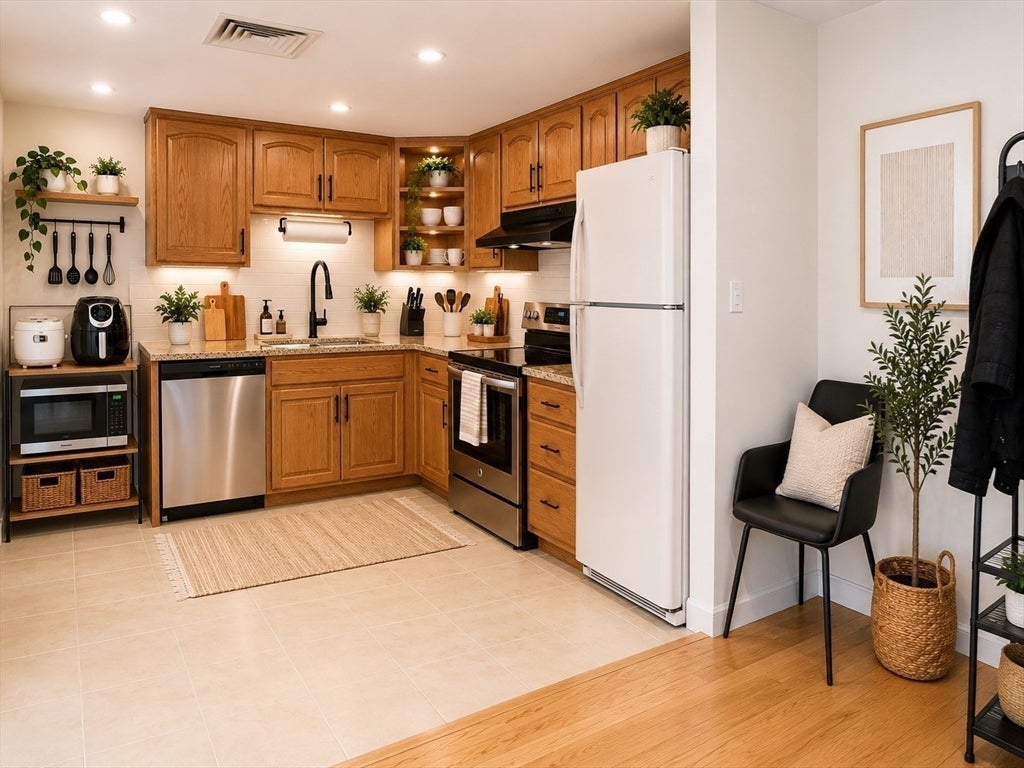 28 9th St #805, Medford, MA, 28 9th St #805, Medford, MA Photo #5