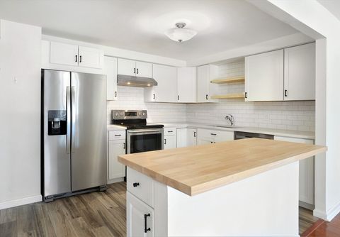 Photo of 1 Commodore Ct #202, Hull, MA 02045 (MLS # 73493093)