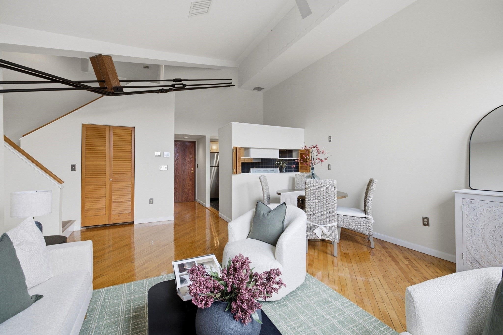 94 Newbury Ave 402