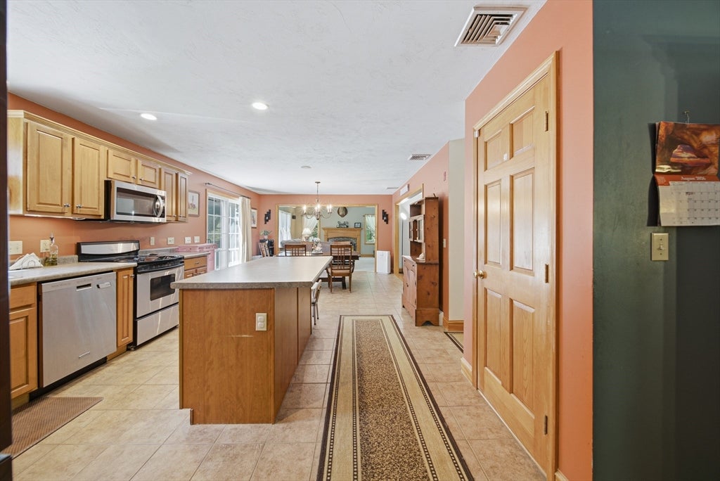 259 Cherry St, Bridgewater, MA, 259 Cherry St, Bridgewater, MA Photo #12