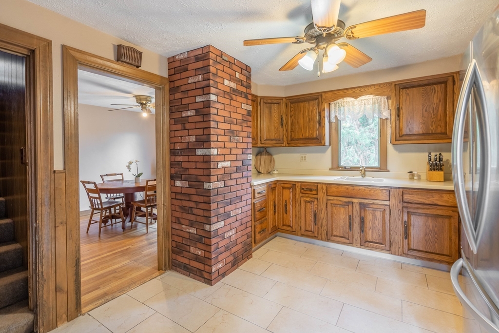 1472 Main Street