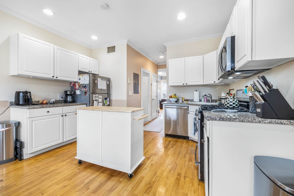 433 W 4th Street 2