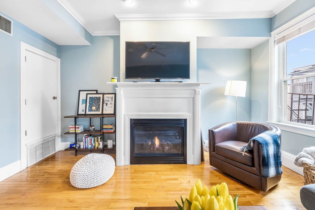 433 W 4th Street 2