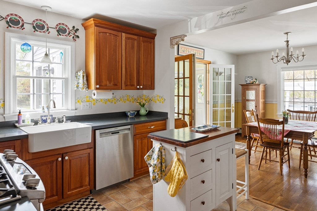 144 Hayden Rowe St, Hopkinton, MA Photo #10