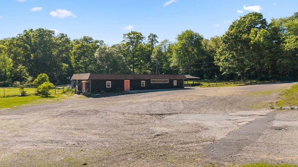 31 E Brookfield Rd
