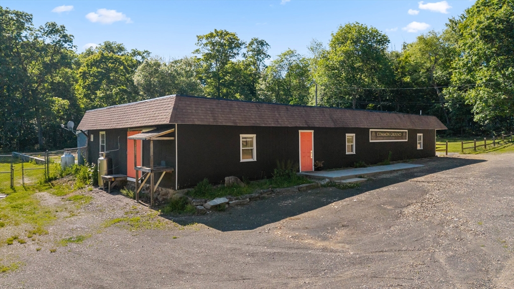 31 E Brookfield Rd