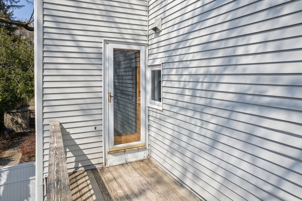 Belmont, Massachusetts 02478, United States, 3 Bedrooms Bedrooms, ,3 BathroomsBathrooms,Residential,Pending,116423