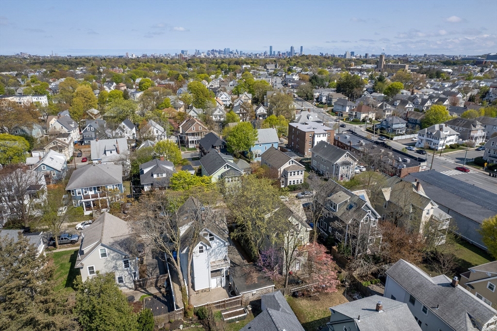 Belmont, Massachusetts 02478, United States, 3 Bedrooms Bedrooms, ,3 BathroomsBathrooms,Residential,Pending,116423