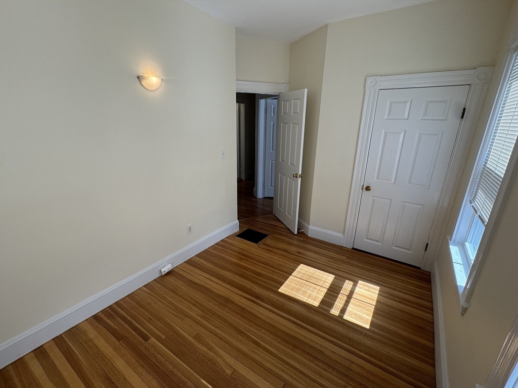 Belmont, Massachusetts 02478, United States, 3 Bedrooms Bedrooms, ,3 BathroomsBathrooms,Residential,Pending,116423