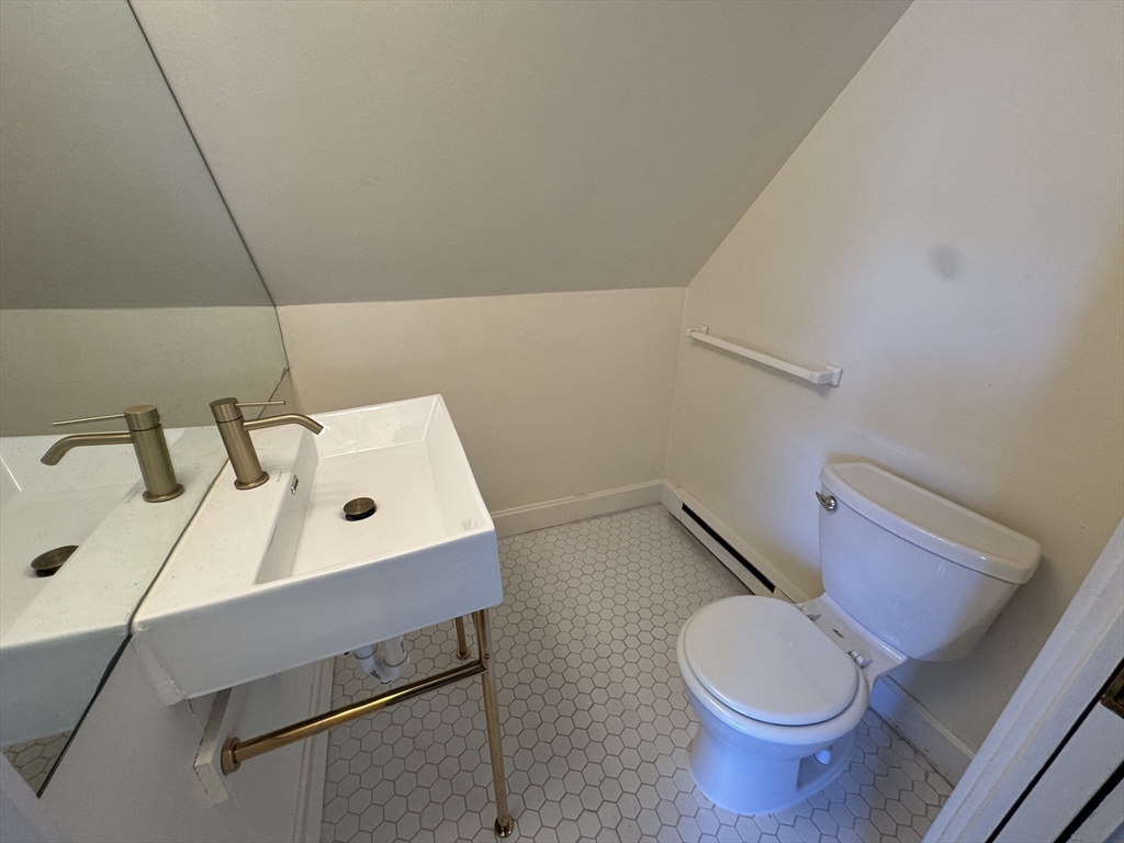 Belmont, Massachusetts 02478, United States, 3 Bedrooms Bedrooms, ,3 BathroomsBathrooms,Residential,Pending,116423