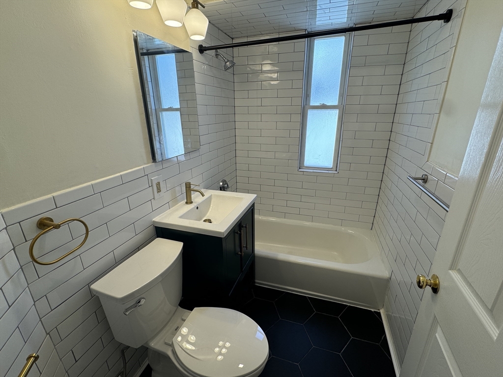 Belmont, Massachusetts 02478, United States, 3 Bedrooms Bedrooms, ,3 BathroomsBathrooms,Residential,Pending,116423