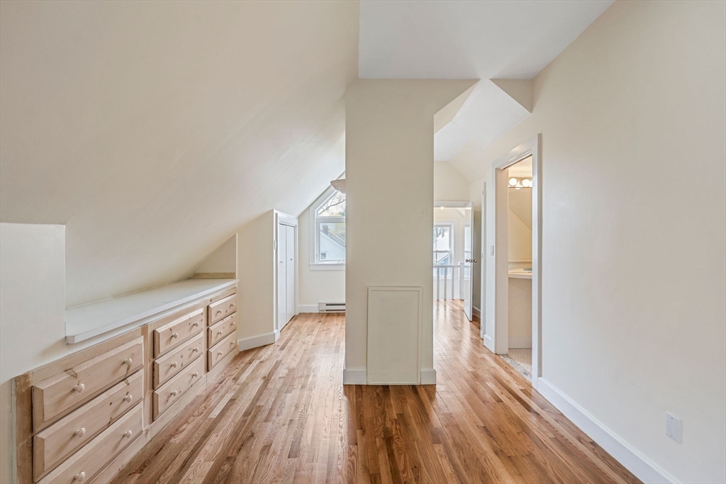 Belmont, Massachusetts 02478, United States, 3 Bedrooms Bedrooms, ,3 BathroomsBathrooms,Residential,Pending,116423