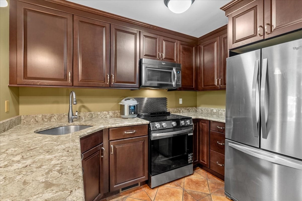 20 Waltham Dr #20, Plainville, MA, 20 Waltham Dr #20, Plainville, MA Photo #8