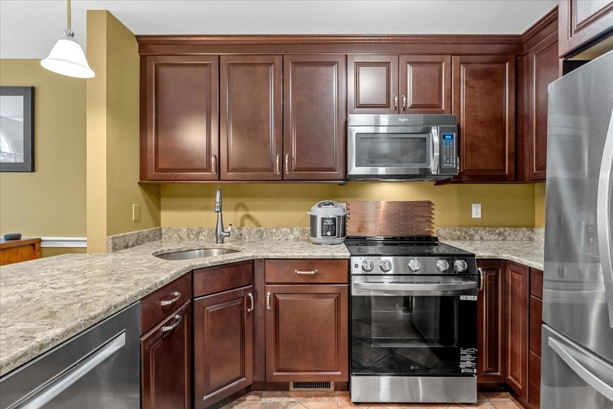 20 Waltham Dr #20, Plainville, MA, 20 Waltham Dr #20, Plainville, MA Photo #9