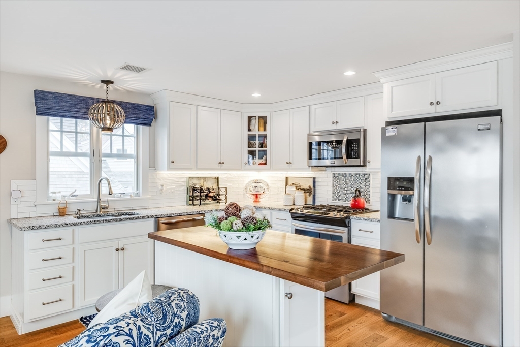 Barnstable, Massachusetts 02655, United States, 5 Bedrooms Bedrooms, ,6 BathroomsBathrooms,Residential,Active,96923