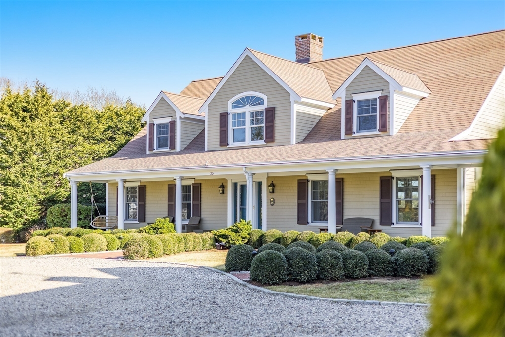 35 Hidden Ln