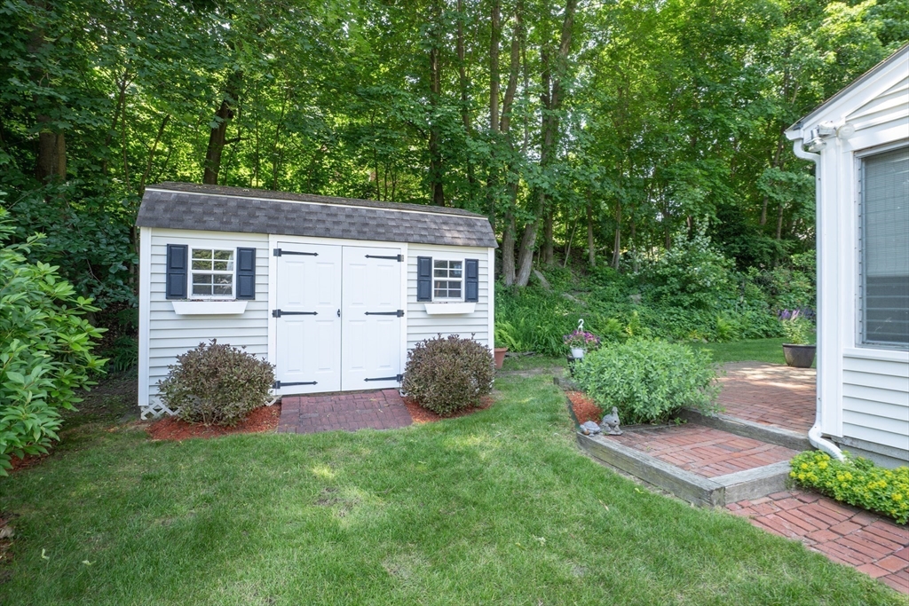 22 Plant Ave