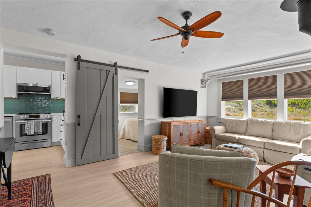 128 Old Point Rd 128