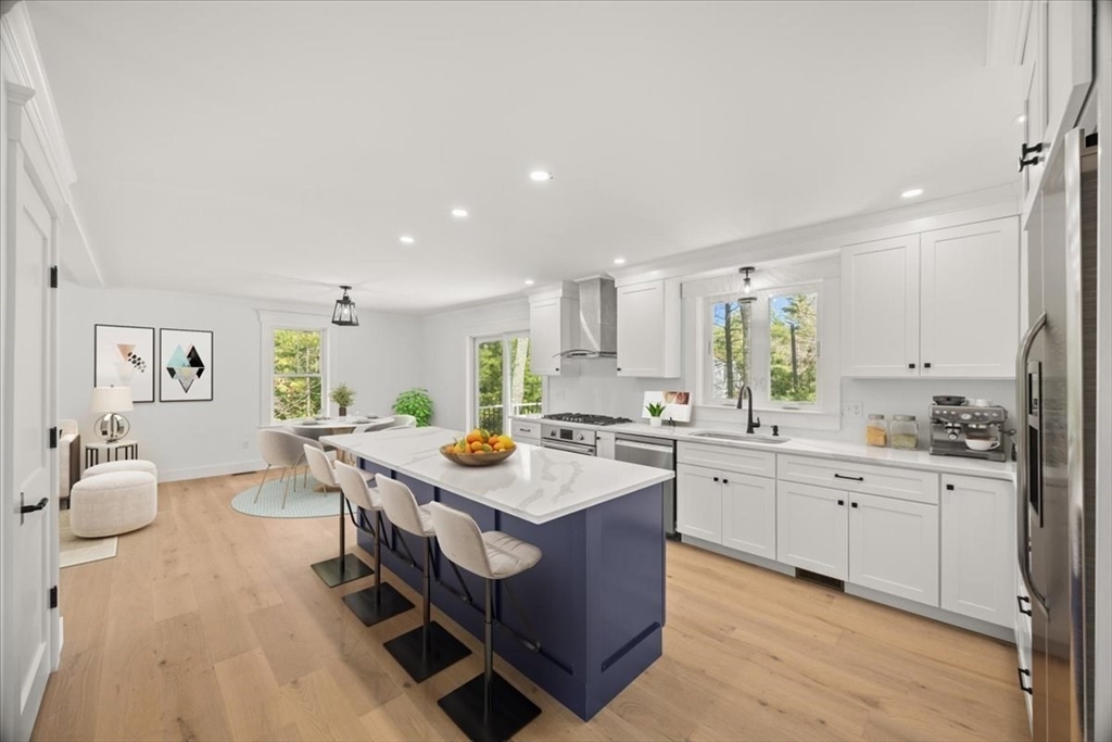 25 Lynn St