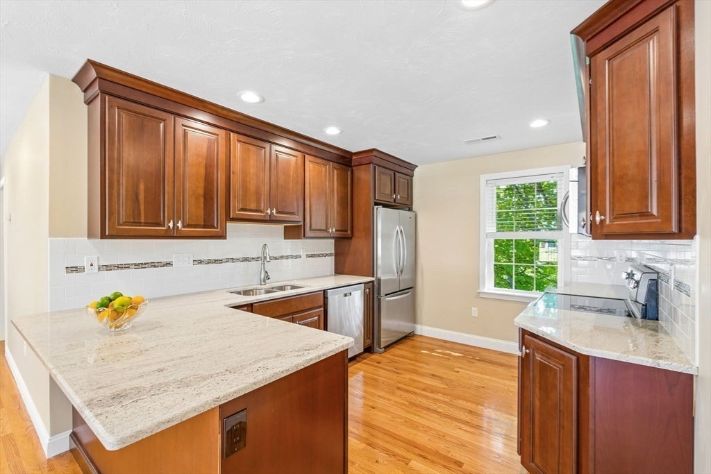 71 Hillcrest Road, Marlborough, MA Photo #7