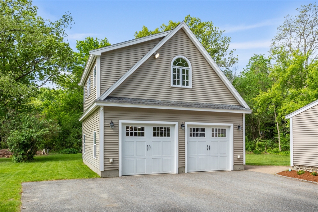 63 Harwood Ave