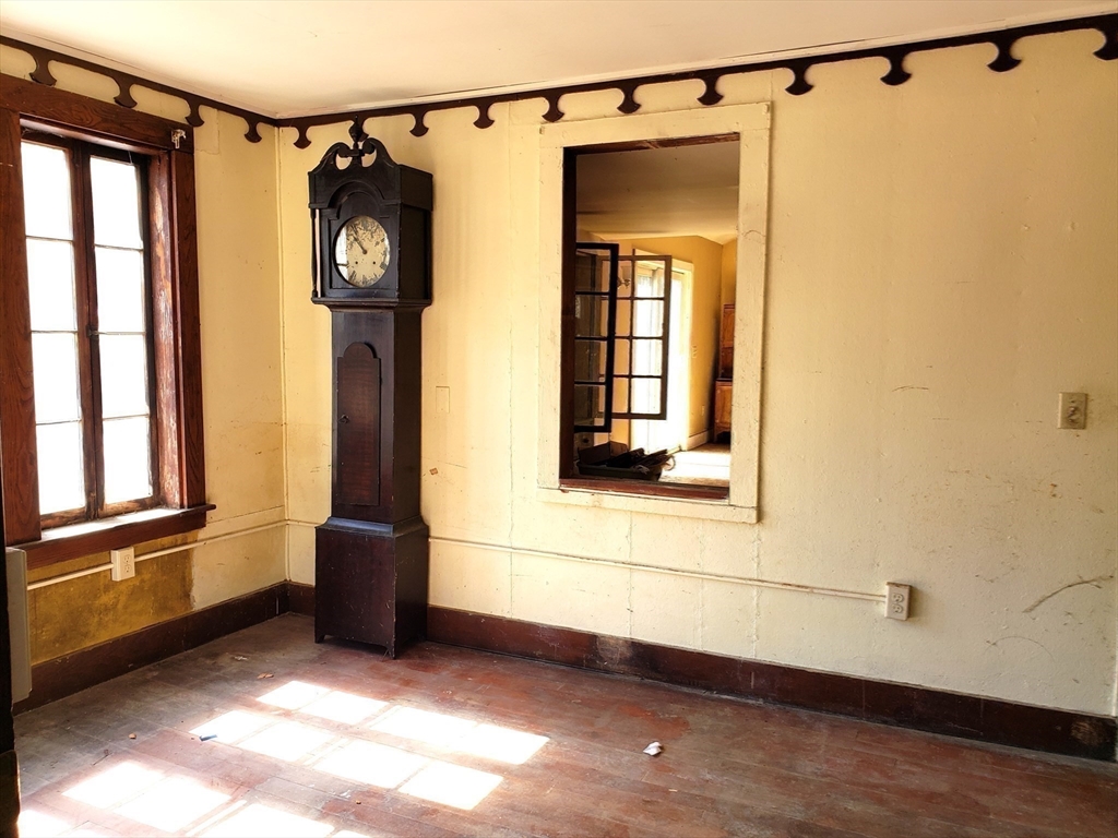 Huntington, Massachusetts 01050, United States, 3 Bedrooms Bedrooms, ,1 BathroomBathrooms,Residential,Active,93359