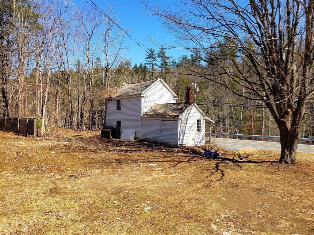 Huntington, Massachusetts 01050, United States, 3 Bedrooms Bedrooms, ,1 BathroomBathrooms,Residential,Active,93359