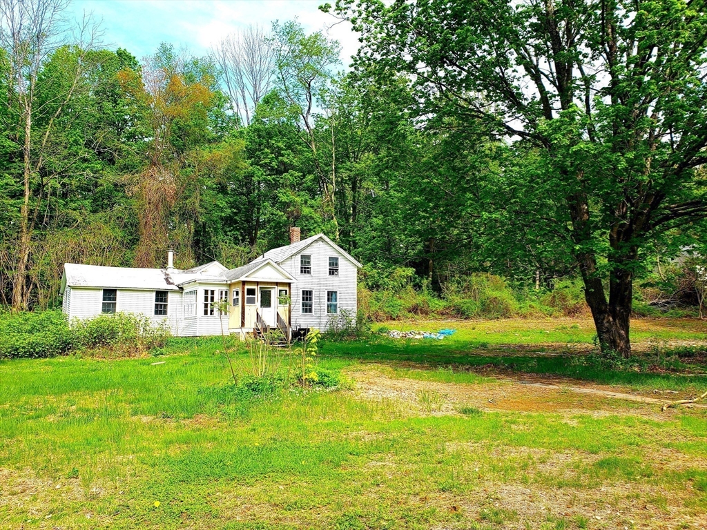 Huntington, Massachusetts 01050, United States, 3 Bedrooms Bedrooms, ,1 BathroomBathrooms,Residential,Active,93359