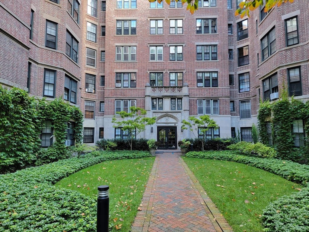 988 Memorial Drive 181