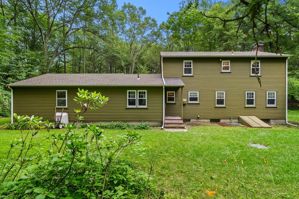 83 Hemlock Park Dr