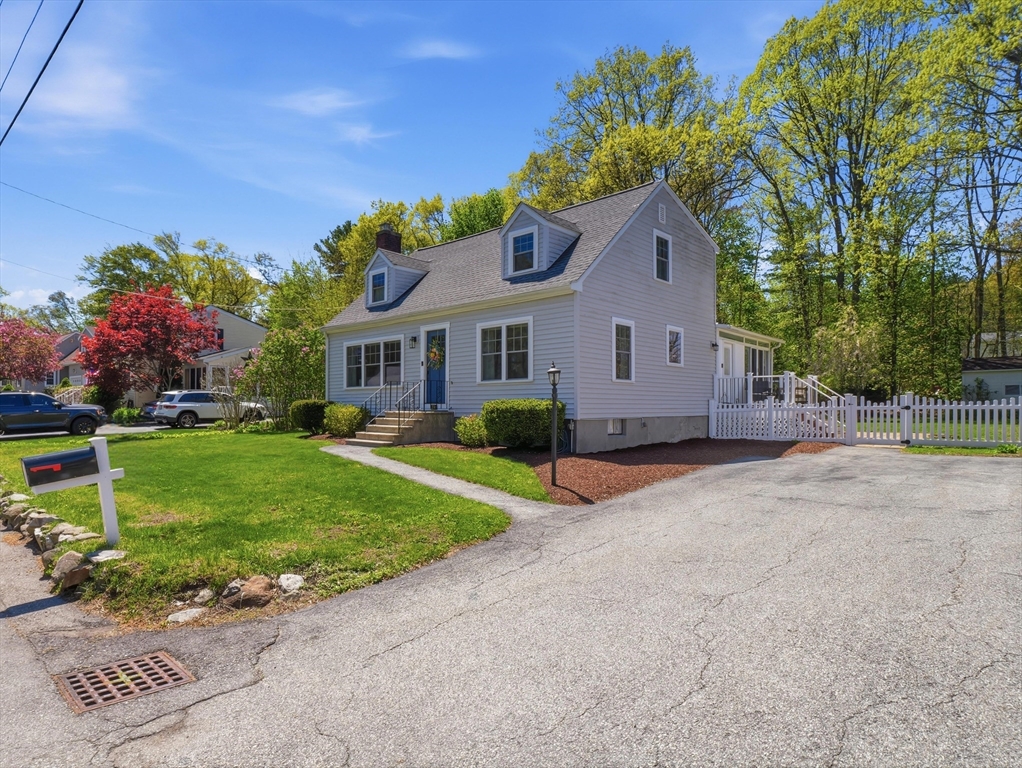 14 Walnut Rd, Chelmsford, MA Photo #1