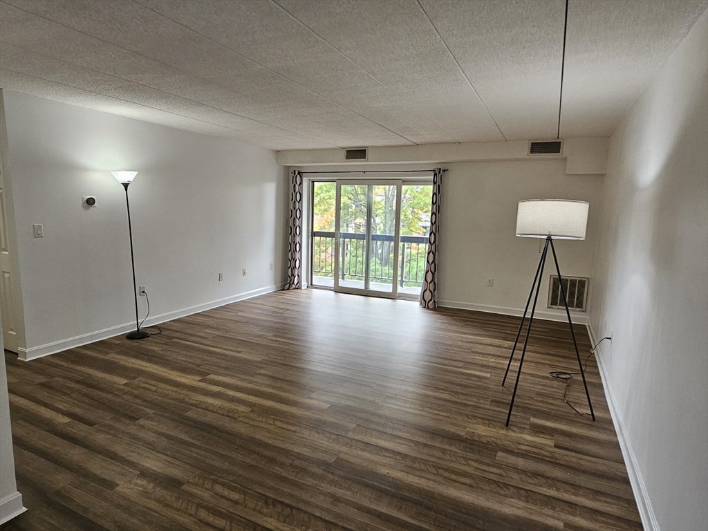44 Main. St 504