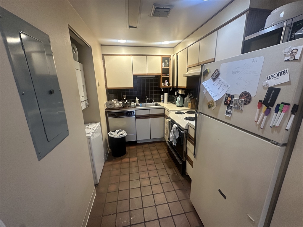 102 Gainsborough Street #302E, Boston, MA Photo #2