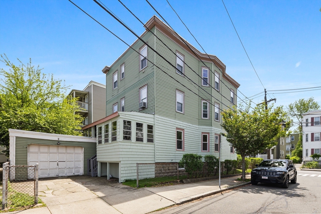 69 Conwell Ave