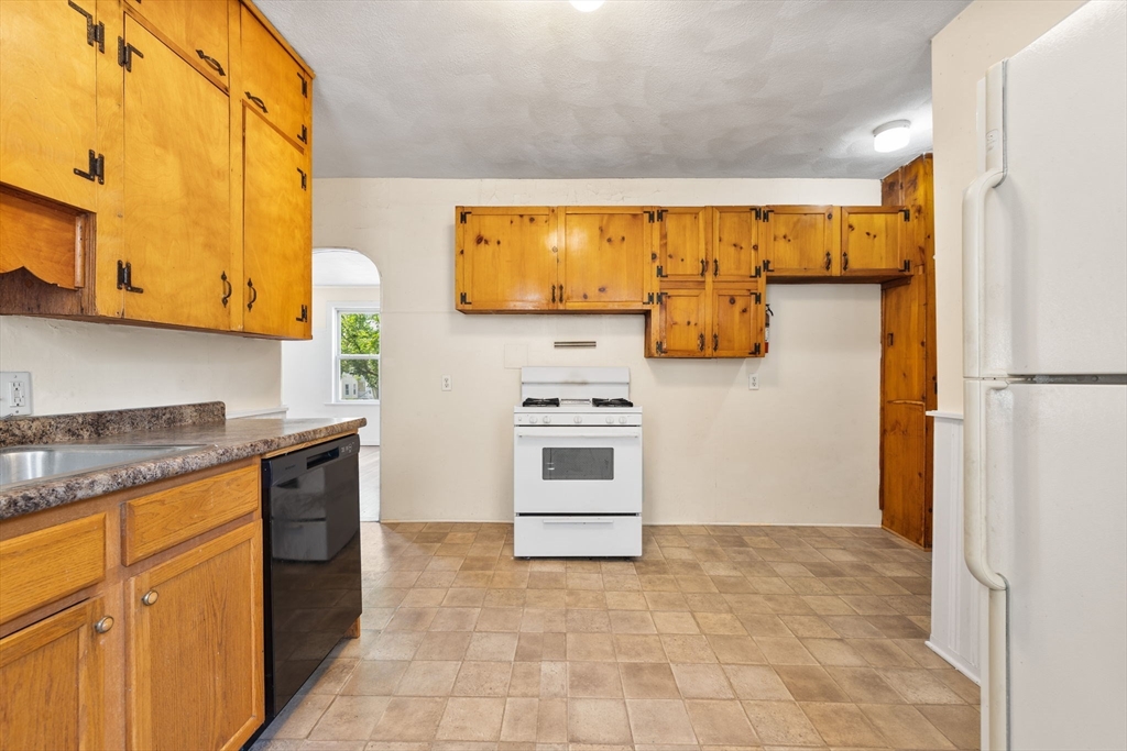 69 Conwell Ave