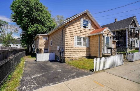 686 Charles St Fall River MA 02724