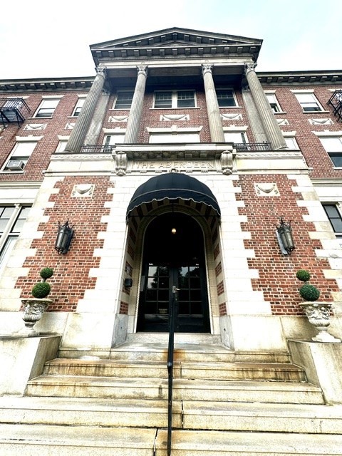 354 North Main Street 206
