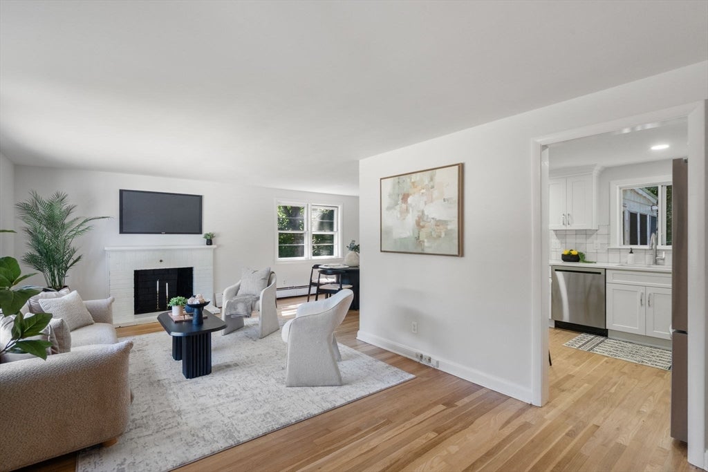 17 Paul Revere Road