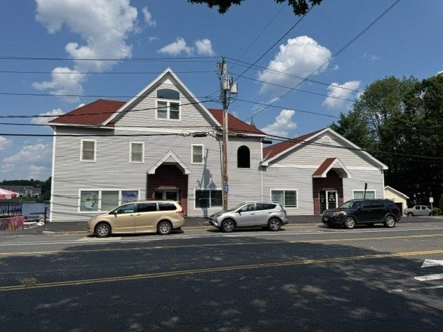 Photo 1 of 11 — 195 Lake Ave, Worcester, MA 01604