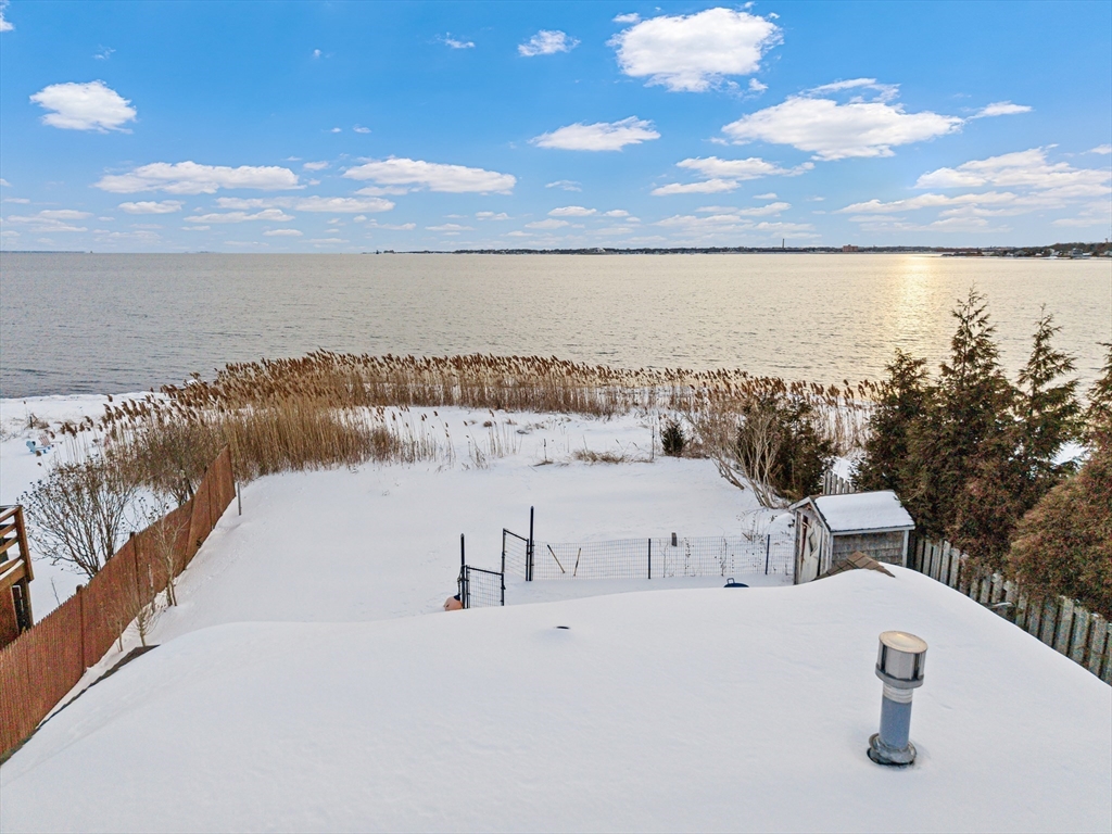 27 Bayview Ave