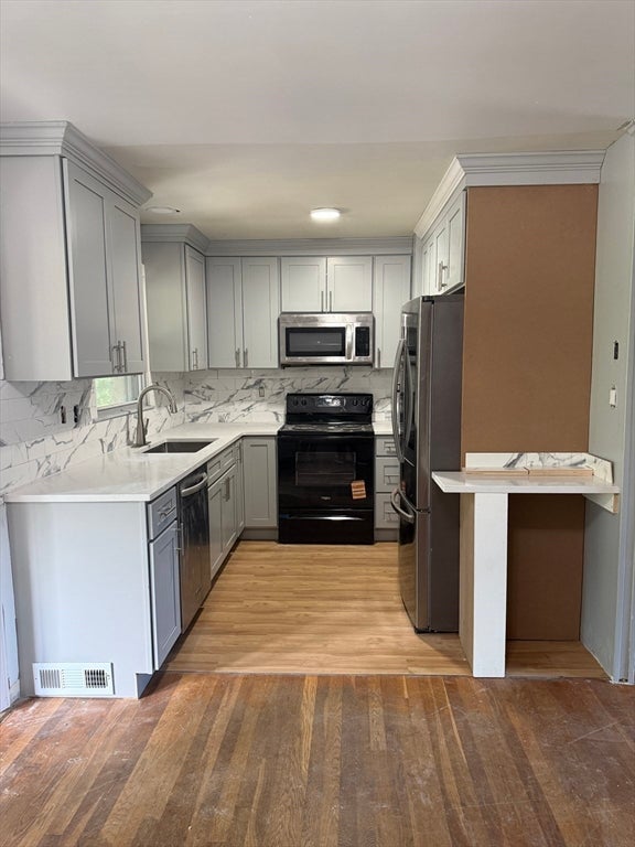 28 Beacham Ave #1, Saugus, MA Photo #6