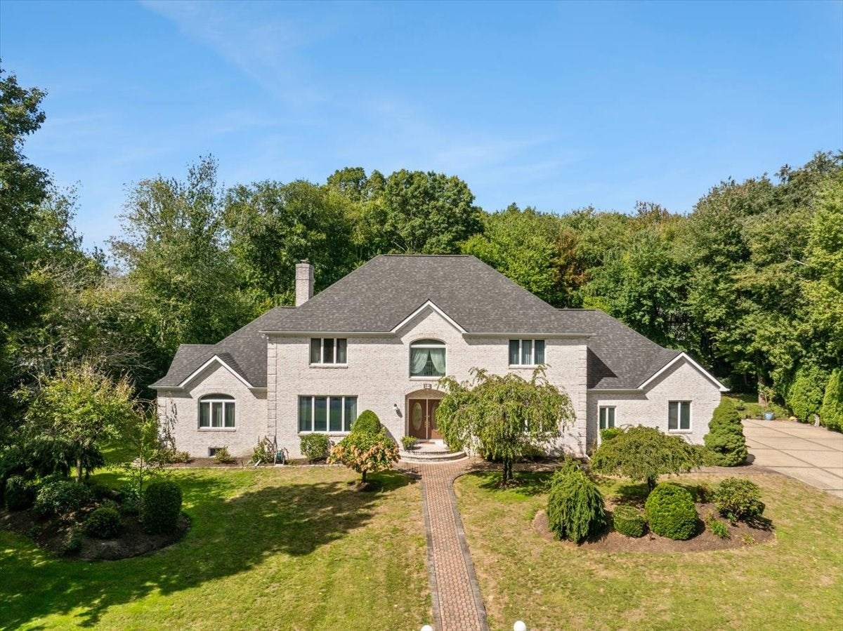 Photo of 84 Jane Howland Dr, Seekonk, MA