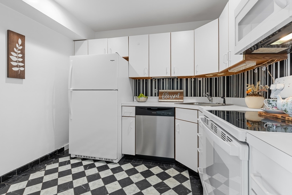 500 Washington St 201